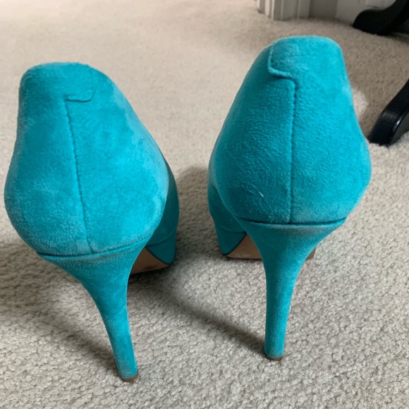 Jessica Simpson platform heels - Picture 2 of 5